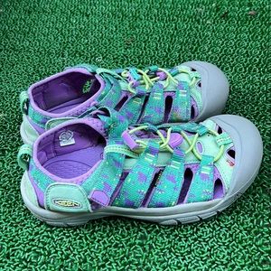 Keen Newport H2 sandal youth size 4 (36EU, 22.5cm)